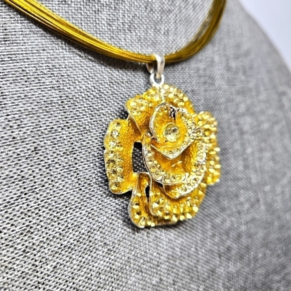 NEW Style & Co. Gold-Tone Retro Rhinestone Rose Flower Necklace & Clip Earrings - Picture 4 of 7